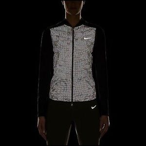 Nike Women’s Aeroloft Flash Vest